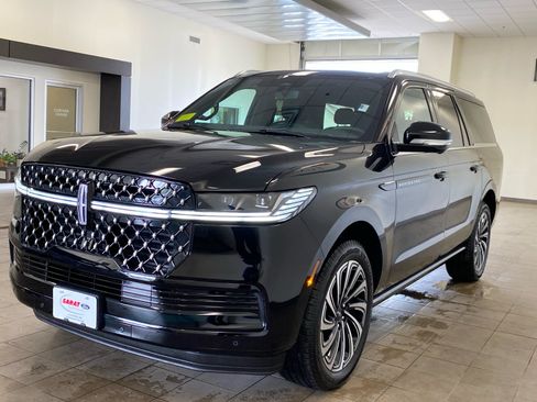 Certified 2026 Lincoln Navigator L Black Label AWD/4WD image 4