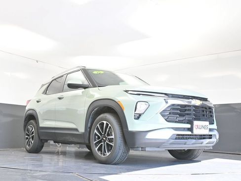Used 2025 Chevrolet TrailBlazer LT AWD/4WD image 53