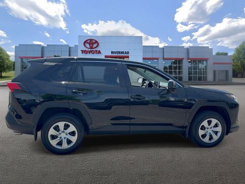 Certified 2023 Toyota RAV4 LE AWD/4WD image 3