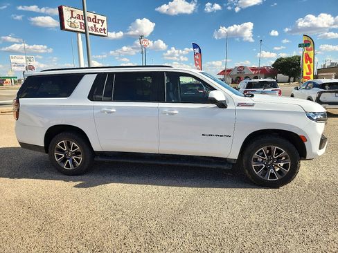 Used 2021 Chevrolet Suburban Z71 w/ Luxury Package image 5