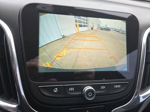 Used 2018 Chevrolet Equinox Premier image 17