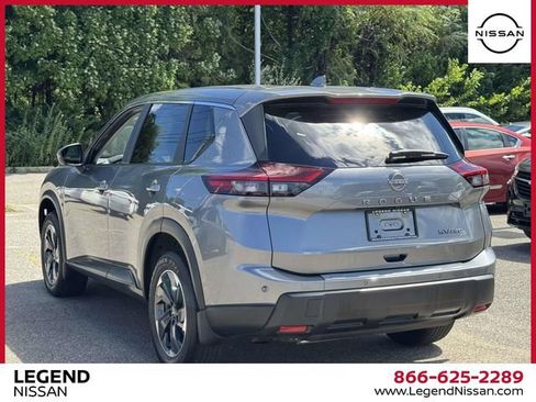 Certified 2024 Nissan Rogue SV AWD/4WD image 8