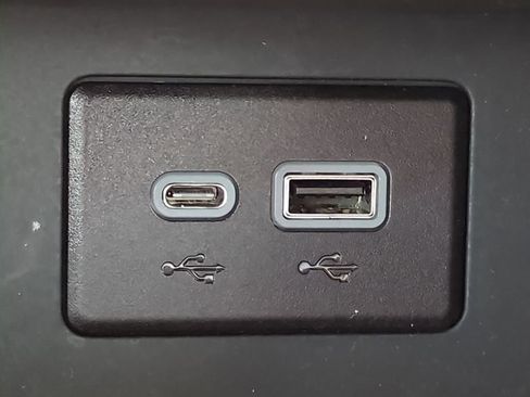 Used 2022 GMC Acadia SLE image 20