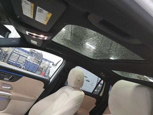 Used 2025 Mercedes-Benz GLA 250 4MATIC image 4