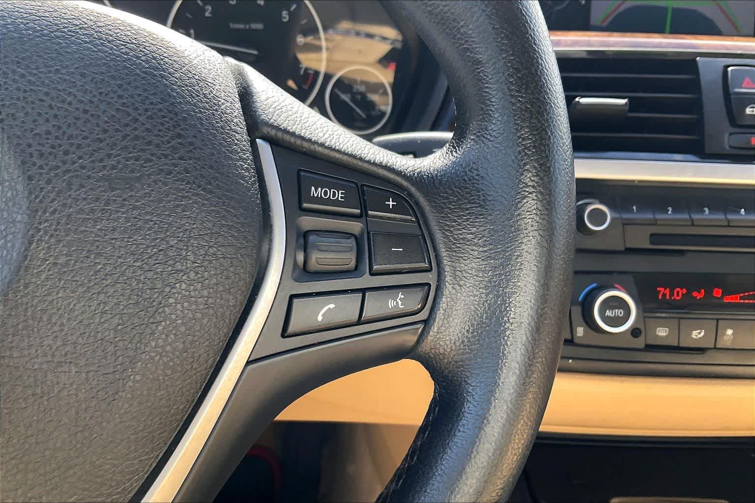 Used 2015 BMW 328i xDrive Sedan AWD/4WD image 25