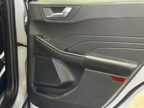 Used 2025 Ford Escape Platinum image 43