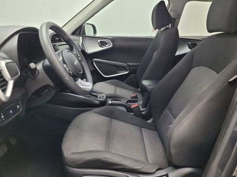 Used 2022 Kia Soul LX image 17