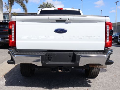 Used 2025 Ford F350 Lariat image 7
