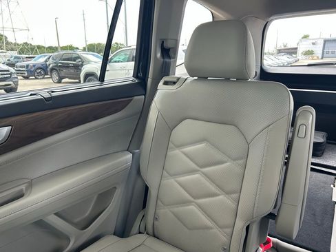 New 2026 Volkswagen Atlas SE FWD image 12
