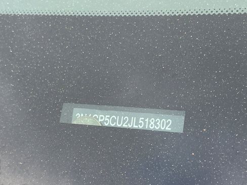 Used 2018 Nissan Kicks S image 3