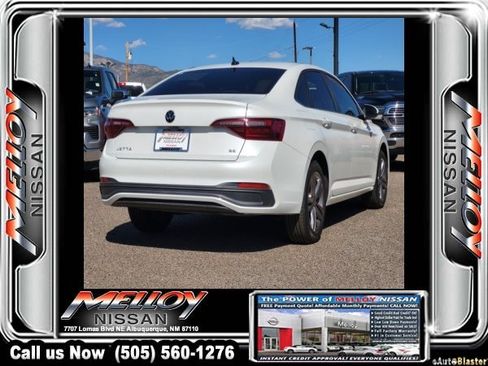 Used 2023 Volkswagen Jetta SE FWD image 4