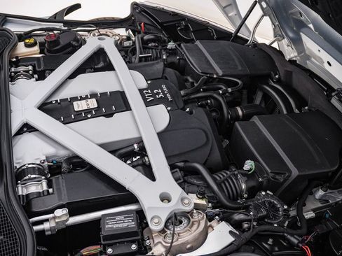 Used 2017 Aston Martin DB11 V12 RWD image 33