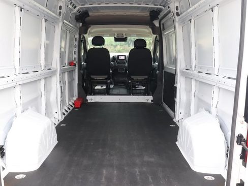 Used 2024 RAM ProMaster 2500 FWD image 25