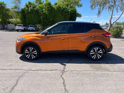 Used 2018 Nissan Kicks SV image 5