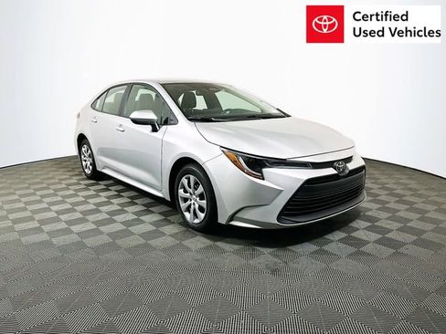 Certified 2025 Toyota Corolla LE image 1