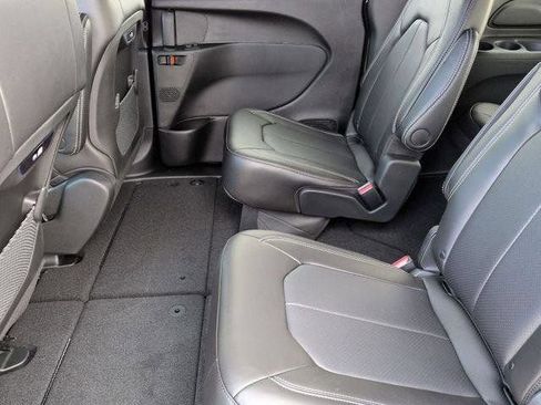 New 2026 Chrysler Pacifica Select FWD image 24