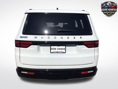 Used 2025 Jeep Wagoneer Series II w/ Premium Group I AWD/4WD image 4