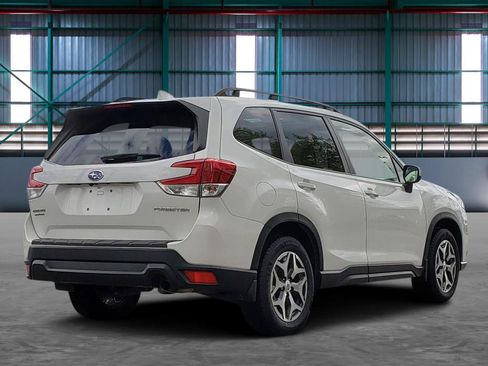 Used 2023 Subaru Forester Premium AWD/4WD image 5
