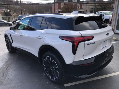 Used 2025 Chevrolet Blazer EV RS image 3