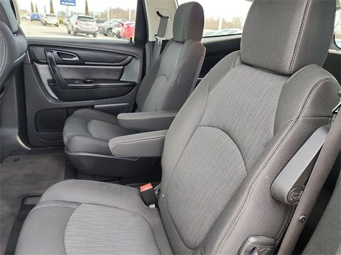 Used 2017 Chevrolet Traverse LT image 16