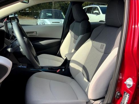 Used 2022 Toyota Corolla LE FWD image 7