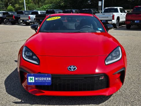Used 2023 Toyota GR86 Premium w/ ALL Weather Mat Package (TMS) RWD image 9