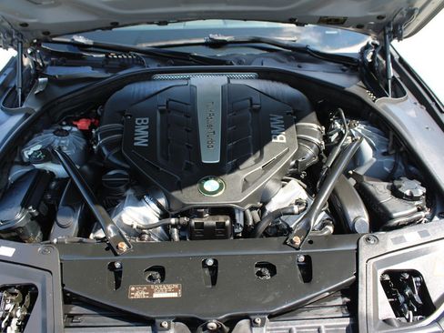 Used 2013 BMW 550i Sedan image 32