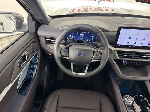 New 2026 Ford Explorer Platinum image 10