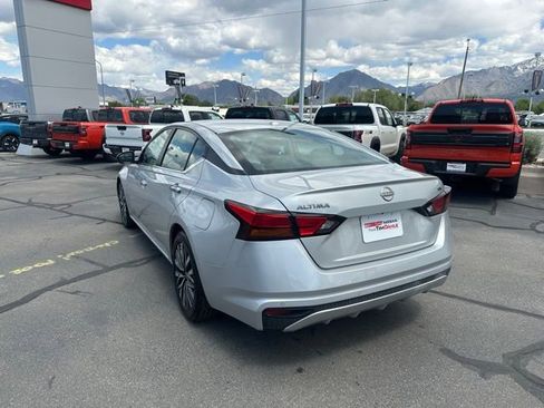 Used 2024 Nissan Altima 2.5 SV FWD image 8