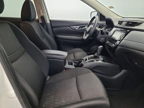 Used 2019 Nissan Rogue SV image 21