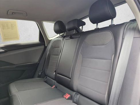 Used 2023 Volkswagen Taos SE FWD image 17