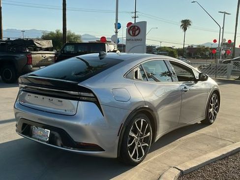 Used 2026 Toyota Prius Plug-In Hybrid FWD image 24