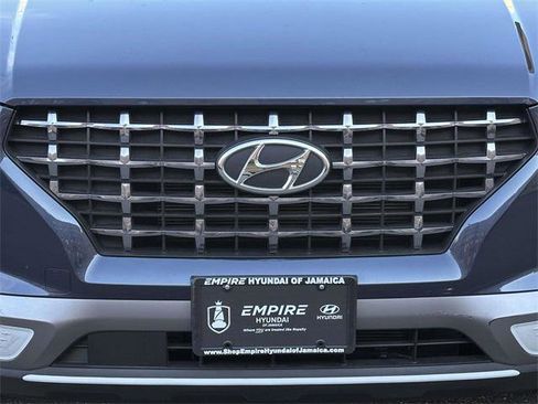 Certified 2025 Hyundai Venue Limited image 9