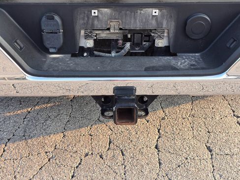 Used 2021 Chevrolet Silverado 1500 LT w/ Bed Protection Package AWD/4WD image 7