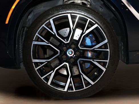 Used 2022 BMW X6 M w/ Executive Package image 41