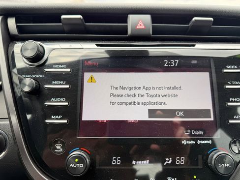 Used 2019 Toyota Camry XSE FWD image 23
