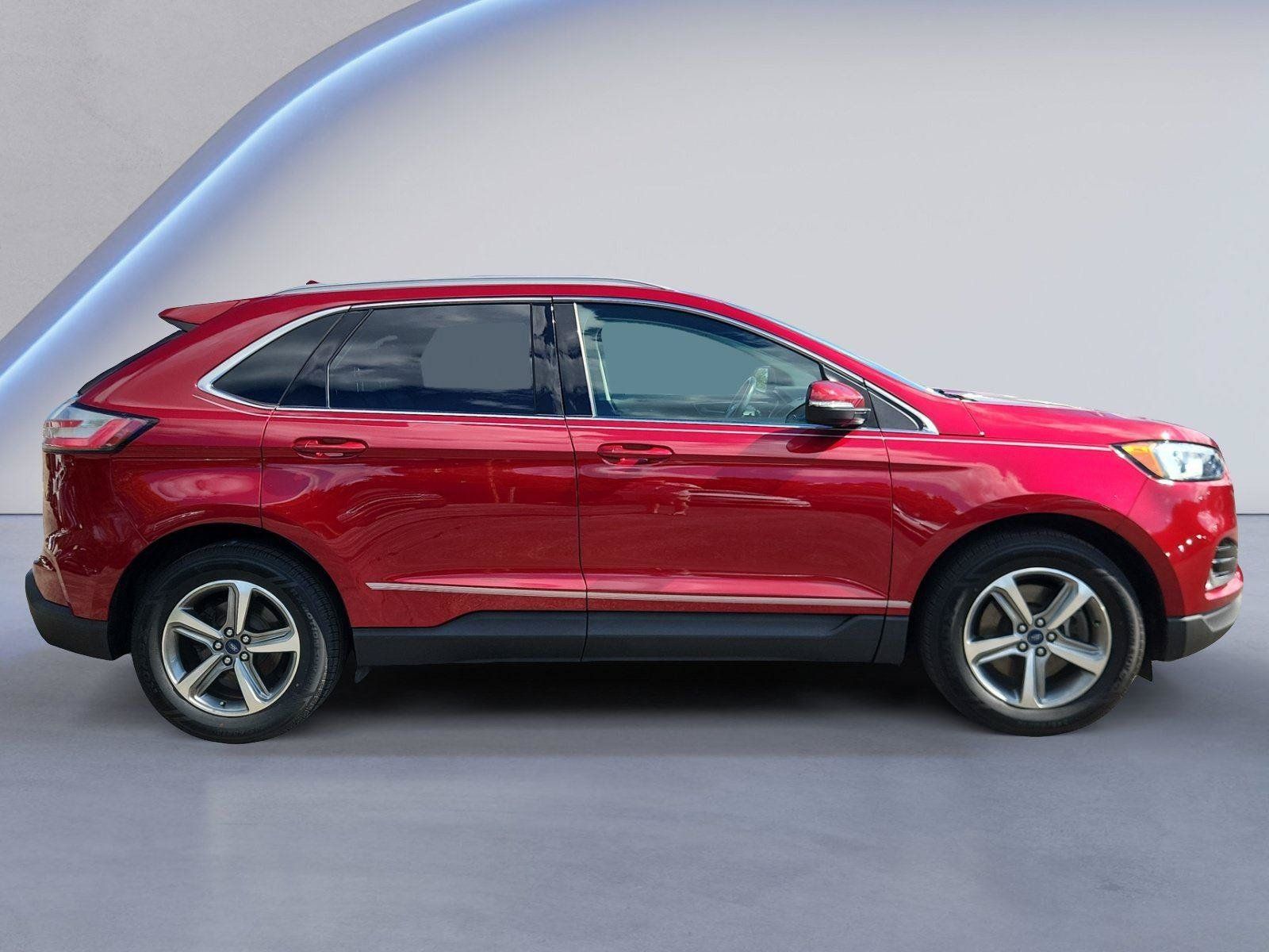 Used 2019 Ford Edge SEL w/ Equipment Group 201A AWD/4WD image 2