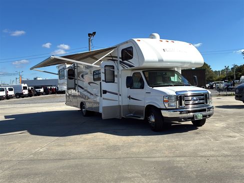 Used 2014 Ford E-450 and Econoline 450 Super Duty w/ Motorhome Prep Package image 6