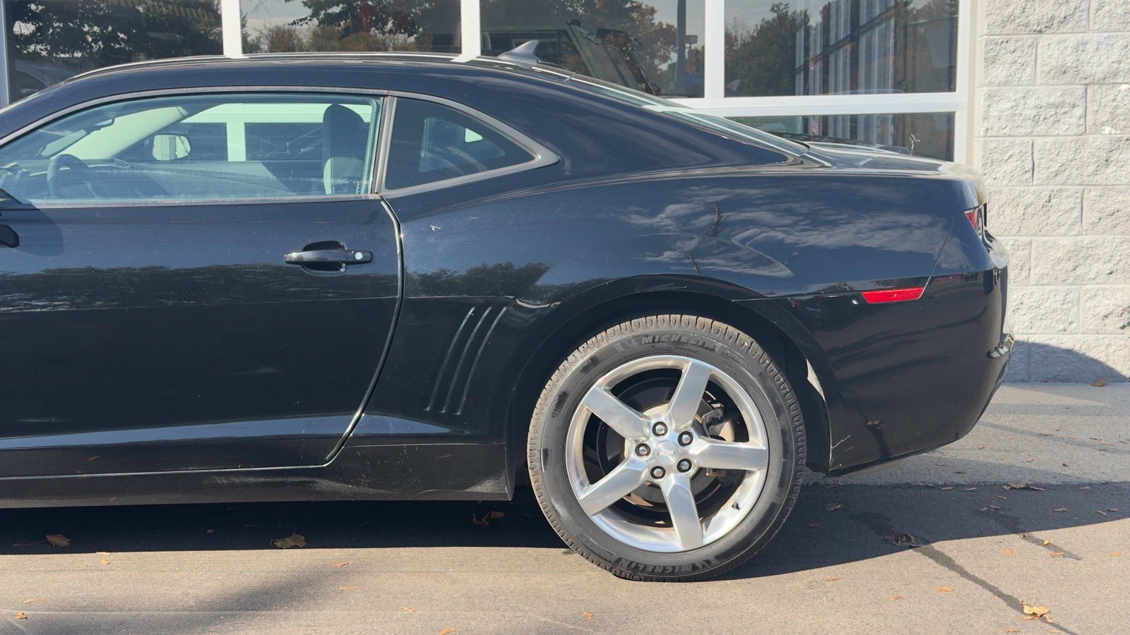 Used 2010 Chevrolet Camaro LT RWD image 3