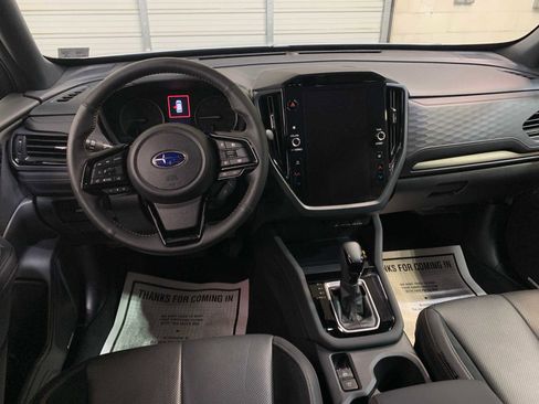 Used 2025 Subaru Forester Touring image 4