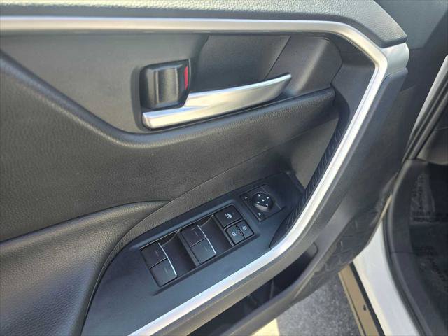 Used 2024 Toyota RAV4 XLE FWD image 20