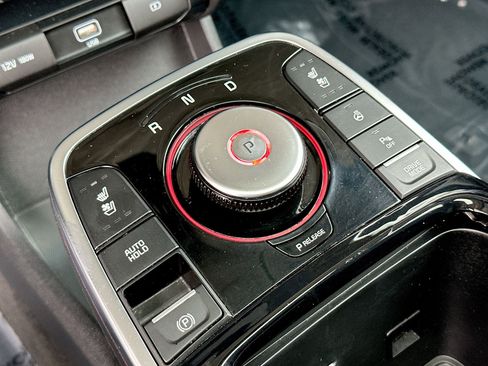 Used 2022 Kia Niro EX Premium w/ Cold Weather Package image 23