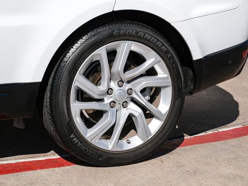 Used 2019 Land Rover Range Rover Sport HSE image 42