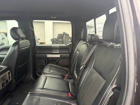 Used 2019 Ford F150 Lariat w/ Equipment Group 502A Luxury AWD/4WD image 21