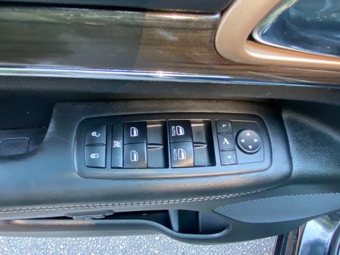 Used 2015 Jeep Grand Cherokee Overland w/ Advanced Technology Group AWD/4WD image 16
