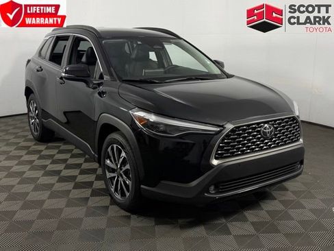 Used 2023 Toyota Corolla Cross XLE image 1