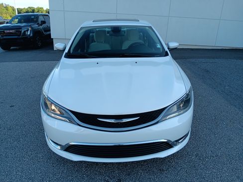 Used 2016 Chrysler 200 Limited w/ Anniversary Edition FWD image 9