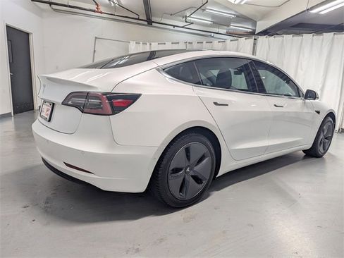 Used 2020 Tesla Model 3 Standard Range image 3