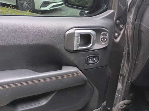 Used 2021 Jeep Wrangler Unlimited Sahara AWD/4WD image 14