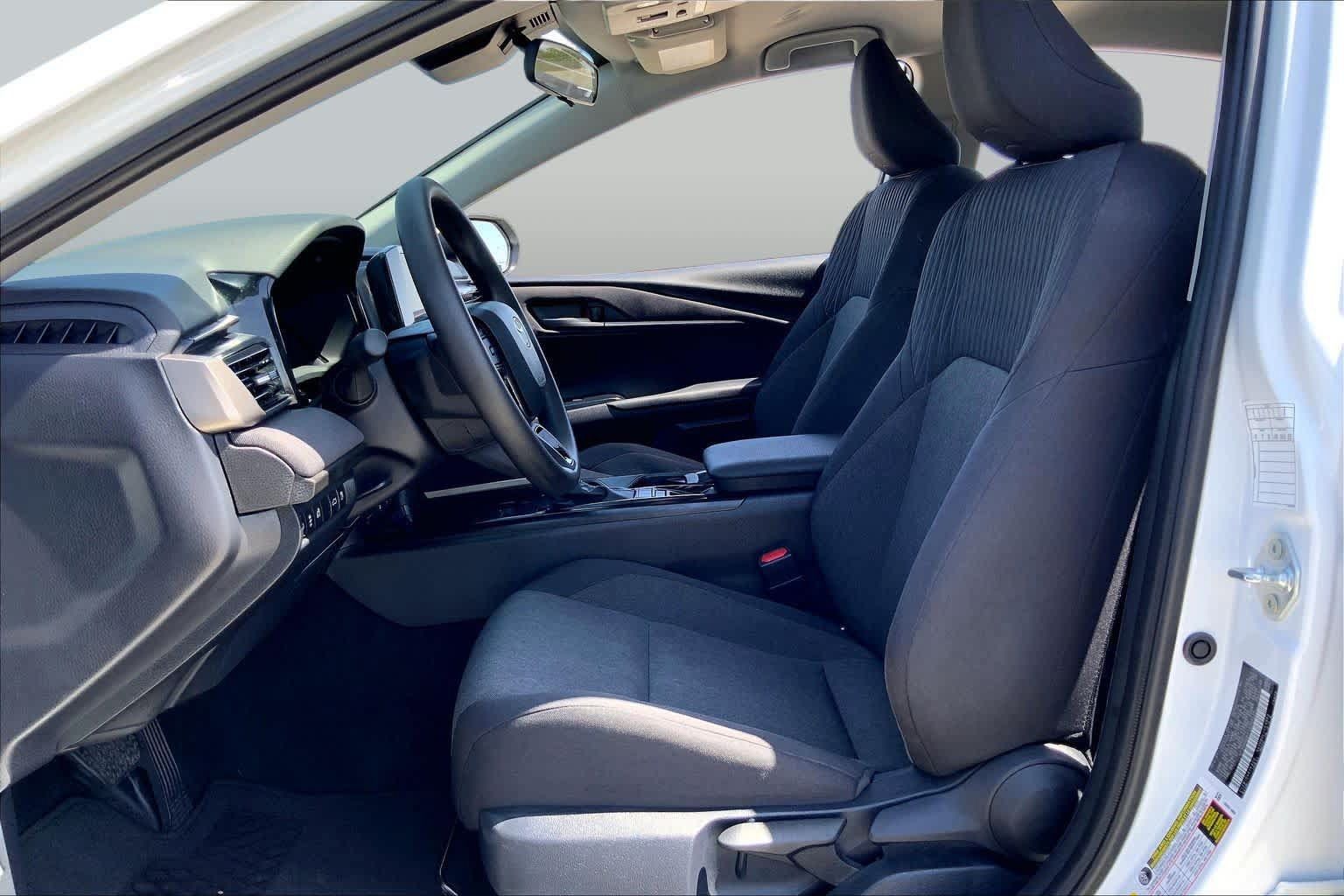 Used 2026 Toyota Camry LE FWD image 8